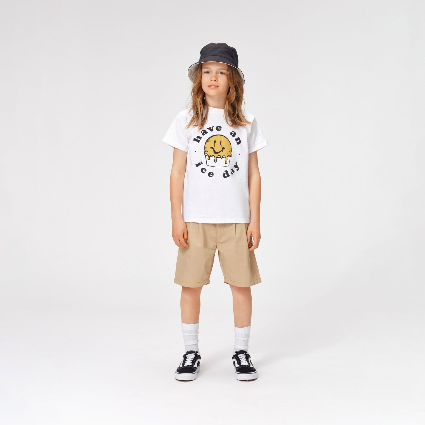 MOLO - Boy in shorts