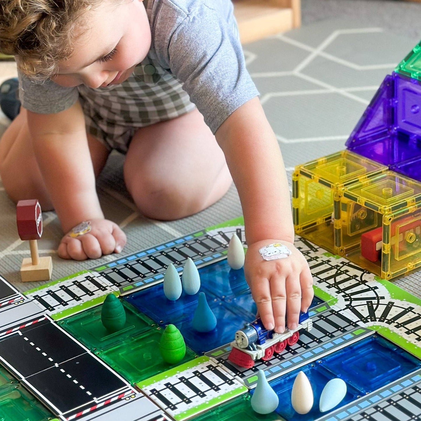 Learn & Grow Toys - Magnetic Tile Topper - Train Pack